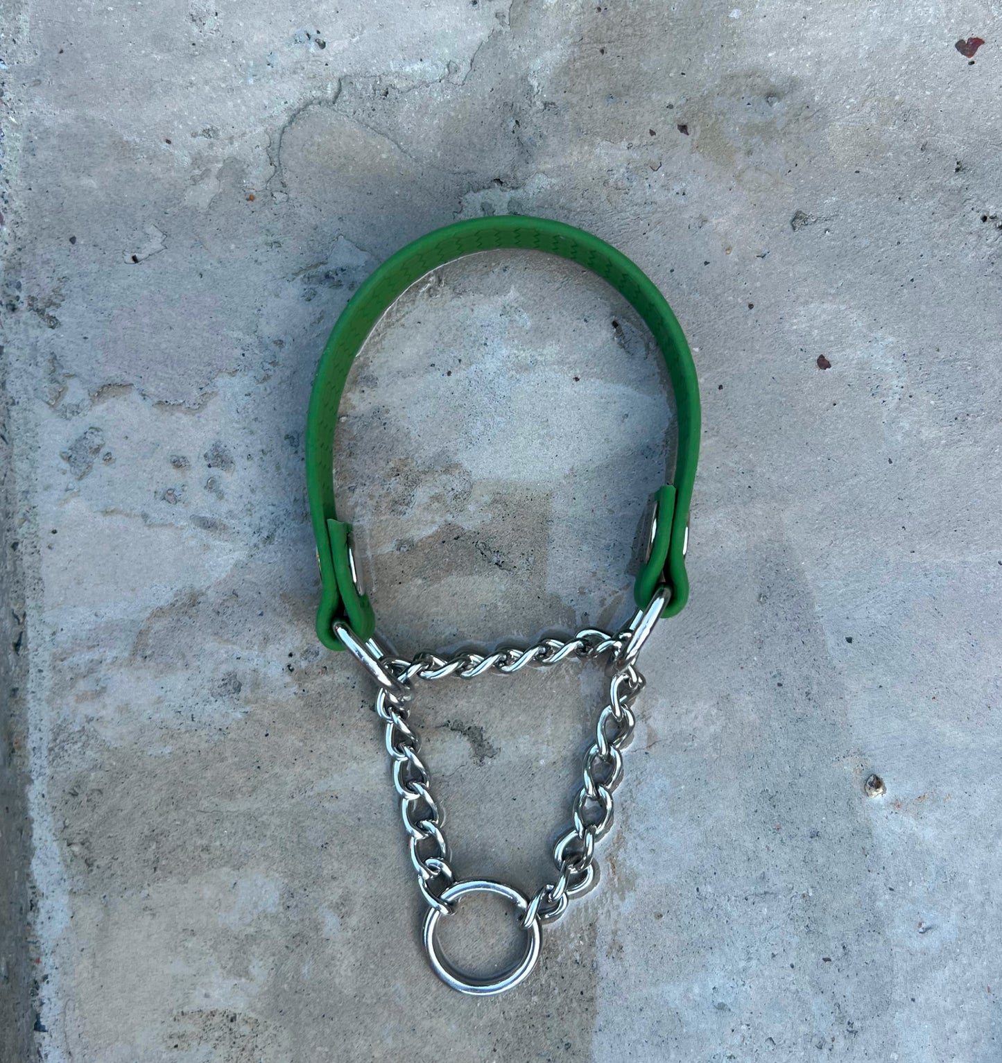 Halvstryp halsband med kedja i vattentätt hexa material