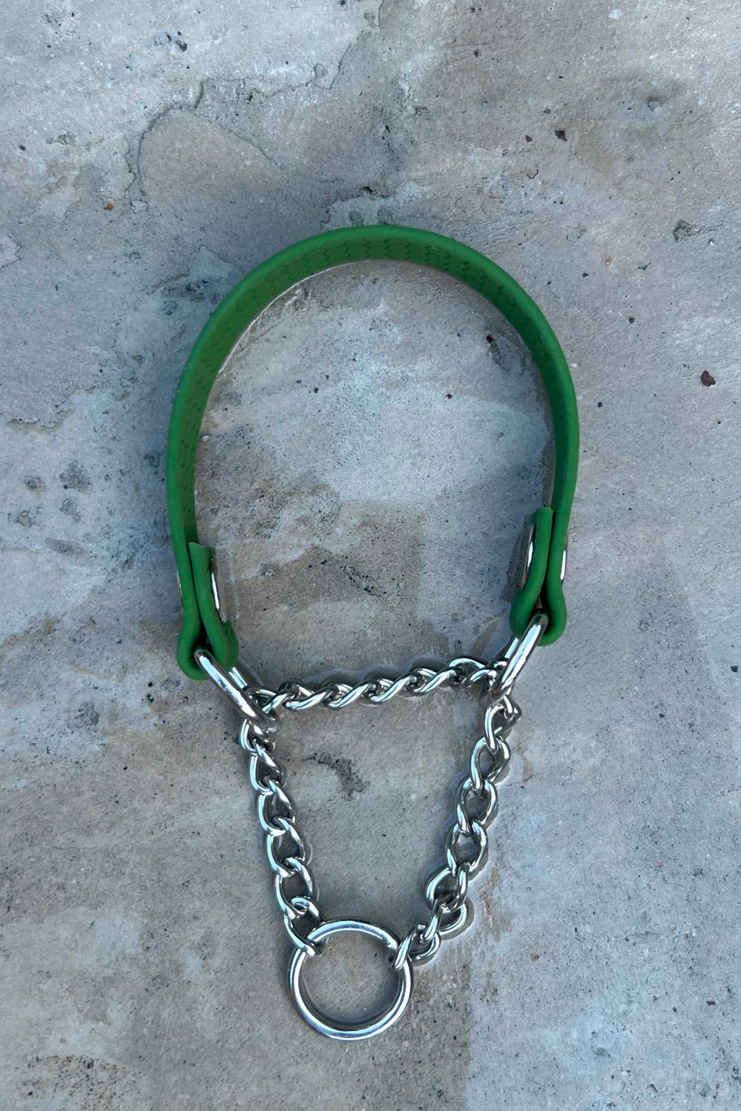 Halvstryp halsband med kedja i vattentätt hexa material