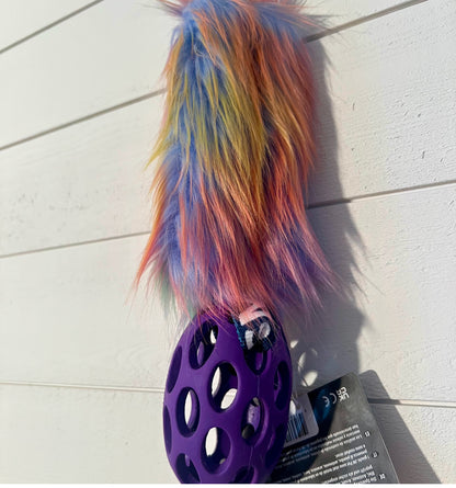 Fuskpäls Kampleksak med JW Pet Hol-EE Fotboll (rainbow)