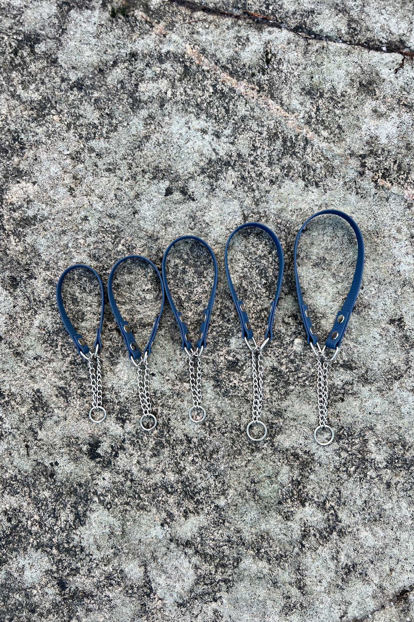 Agda halvstryp halsband med kedja