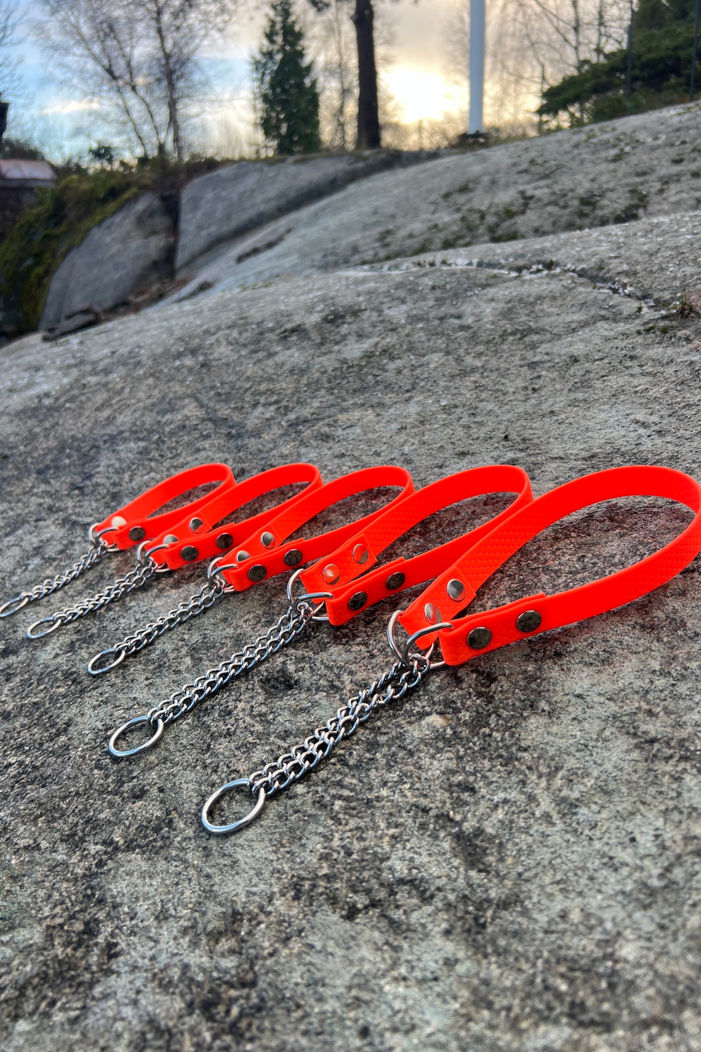 Agda halvstryp halsband med kedja