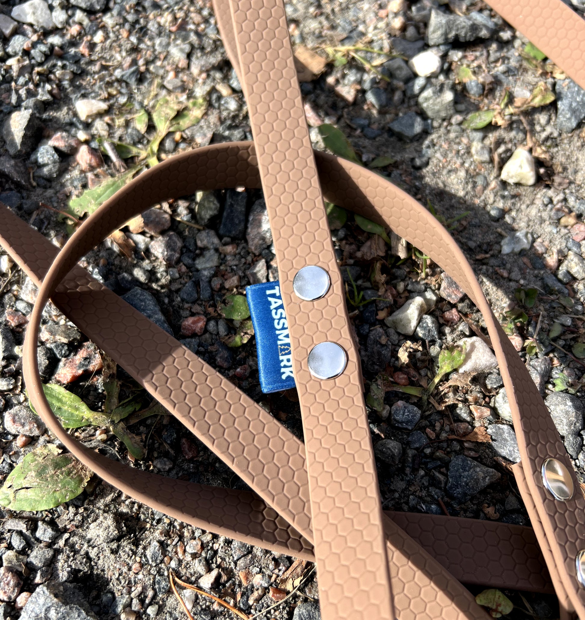 Svante 2 meter och 3 meter koppel med swedish snap hook eller bgb hake. I vattentätt hexa material som inte luktar 